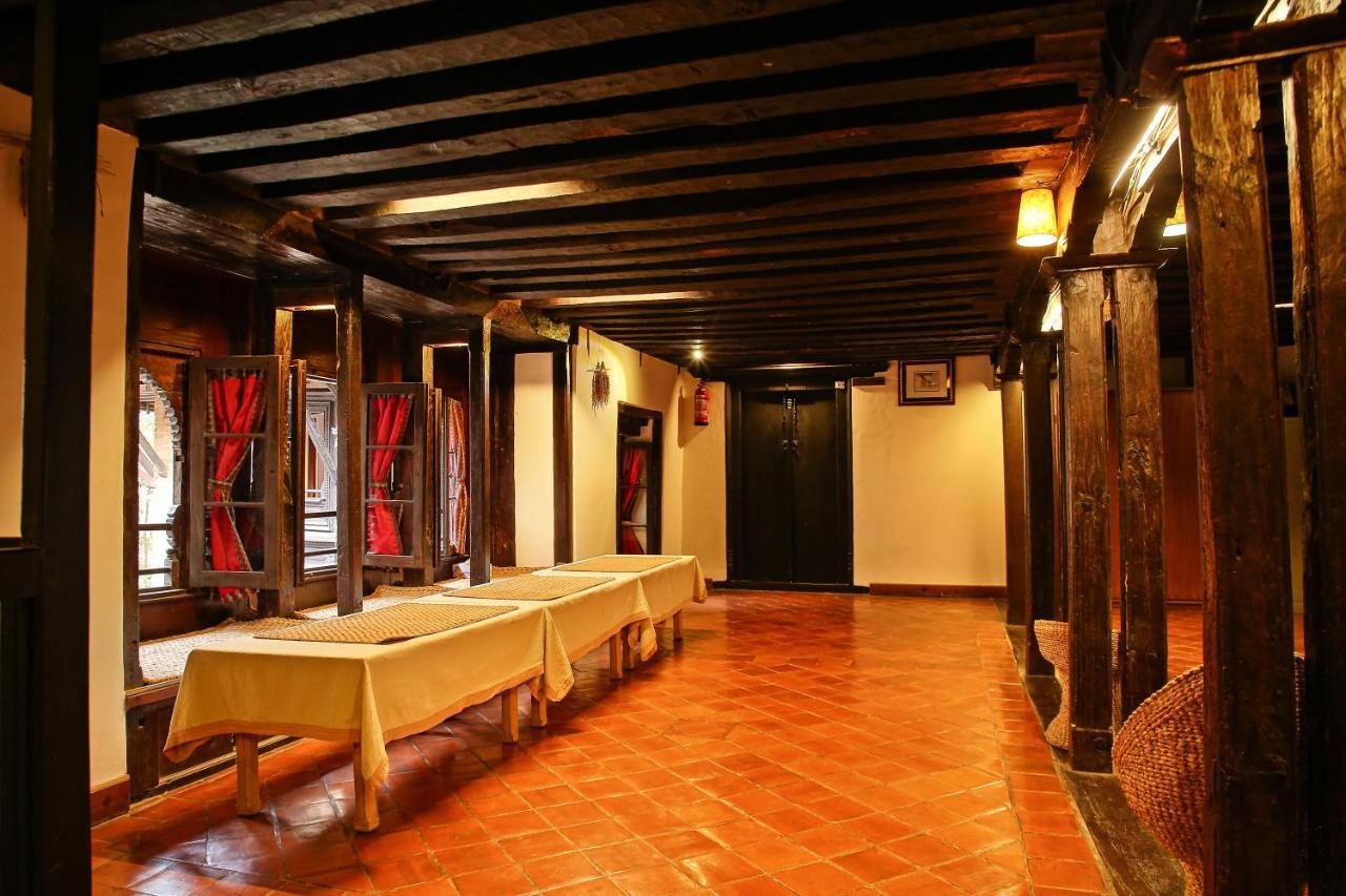 Newa Chen Historic House Unesco 랄릿푸르 외부 사진